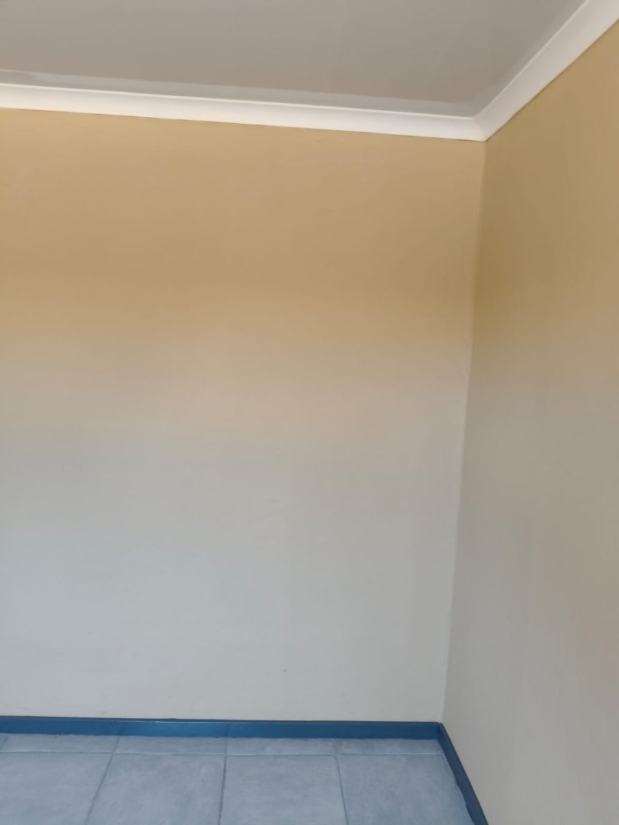 2 Bedroom Property for Sale in Bloemside 4 Free State